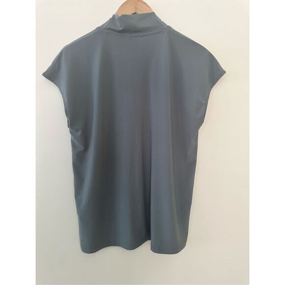 BUFFALO David Bitton Gray Elevated V Neck Blouse With Cap Sleeve Size Medium - Picture 5 of 5